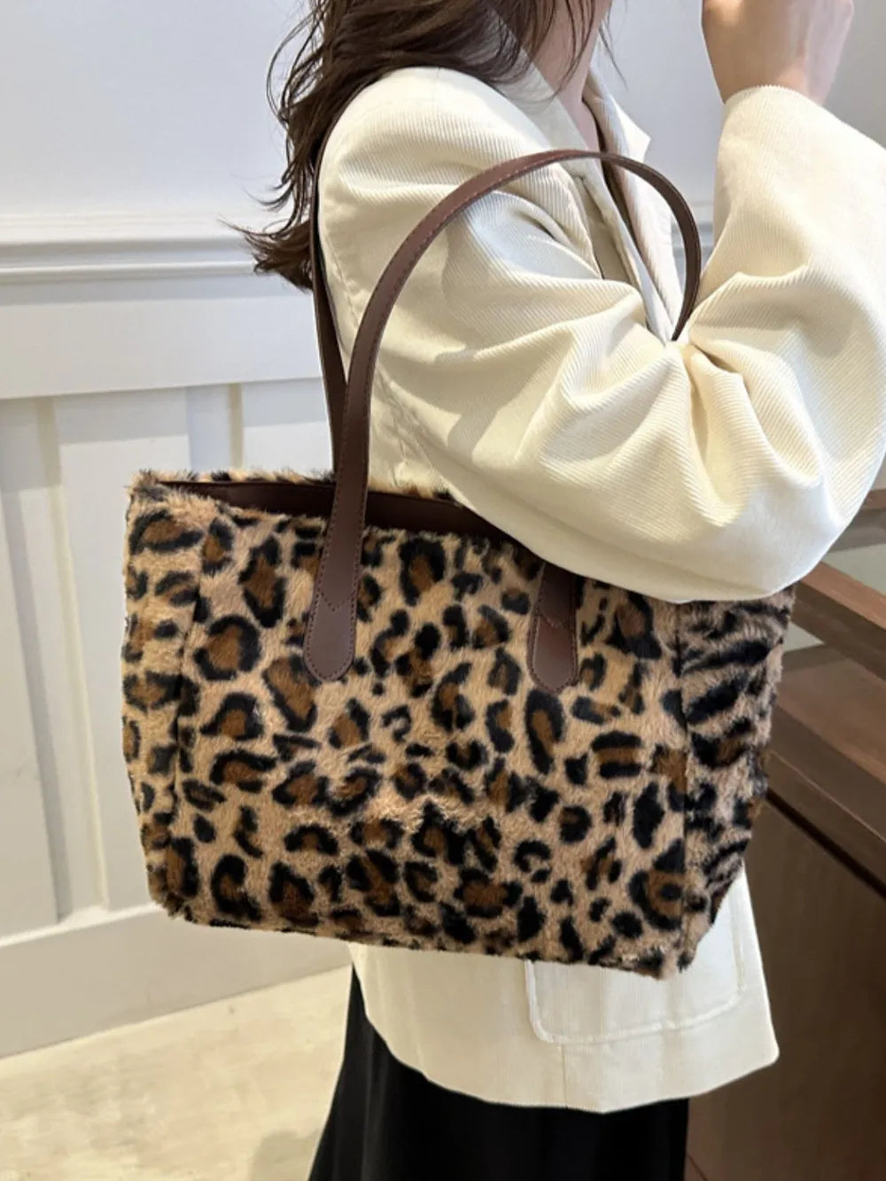 Chic Plush Leopard Fluff Tote Bag for the Elegant Woman | ULZZANG BELLA