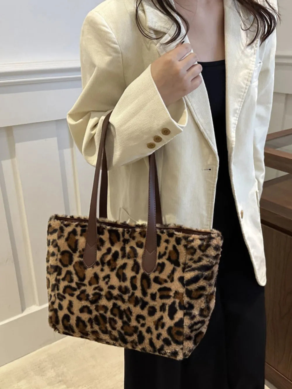 Chic Plush Leopard Fluff Tote Bag for the Elegant Woman | ULZZANG BELLA