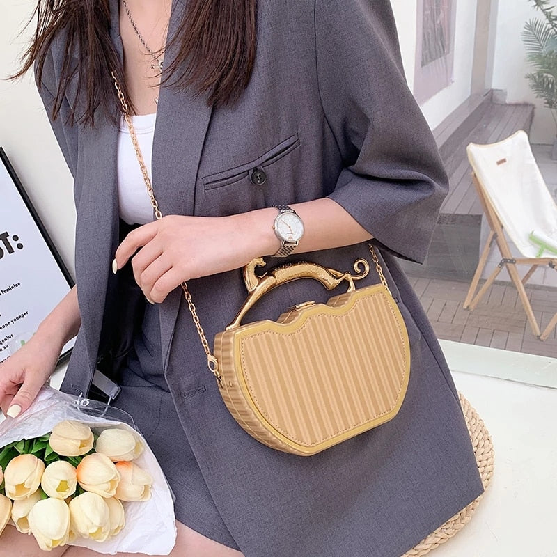Designer Chic Luxury Crossbody Chain Handbag for Women | ULZZANG BELLA
