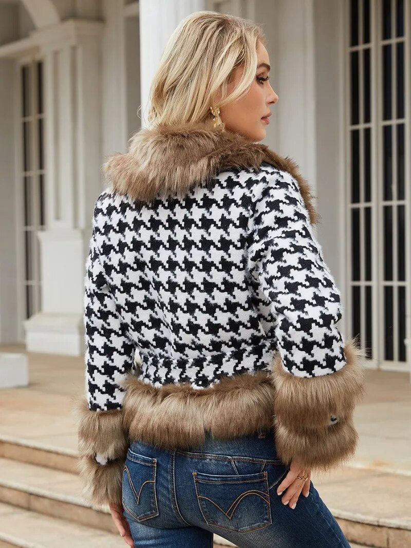 Chic Plaid Outwear Coat with Detachable Fur Collar for Women | ULZZANG BELLA